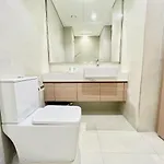 1017 Modern Studio In Prime Location Pool View
